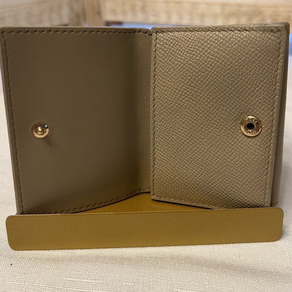 Dior Tan 30 Montaigne Wallet with CD Logo - Picture 8 of 16